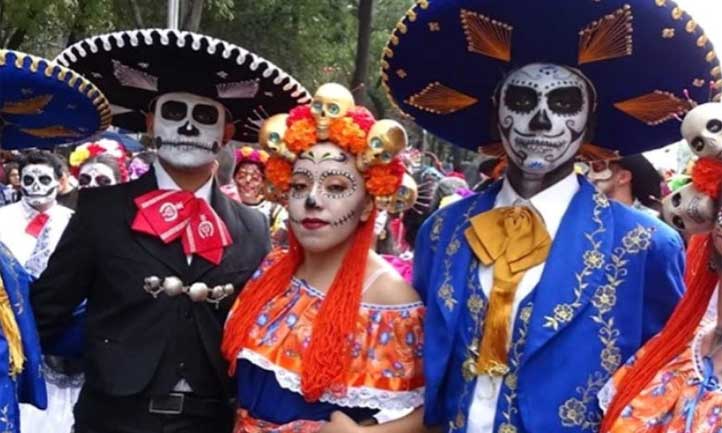 Day of the Dead: The souls of the deceased celebrate with the family, the dance is done! This is a strange tradition