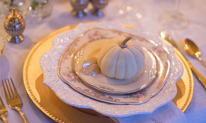 holiday table setting