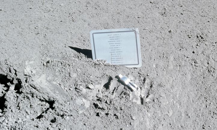 Fallen Astronaut figurine and plaque of fallen astronaut names