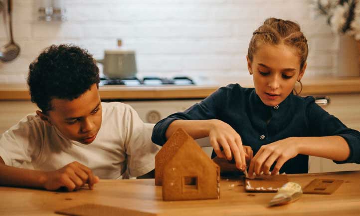 Making Gingerbread House