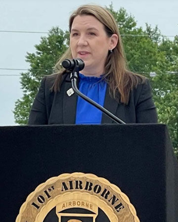 Nancy Mullen Speaking at 101st Airborne Event